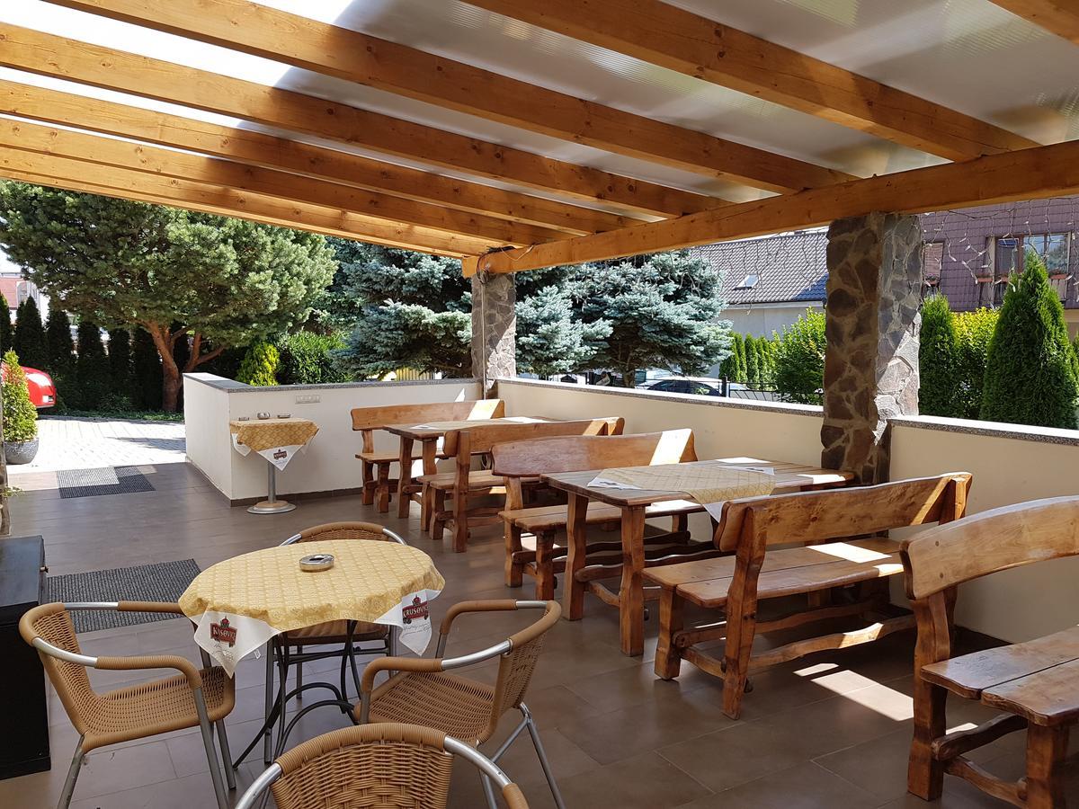 Agropenzion 7Divov Dolna Krupa 外观 照片