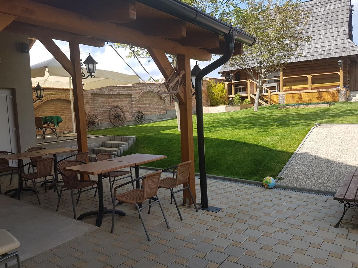 Agropenzion 7Divov Dolna Krupa 外观 照片