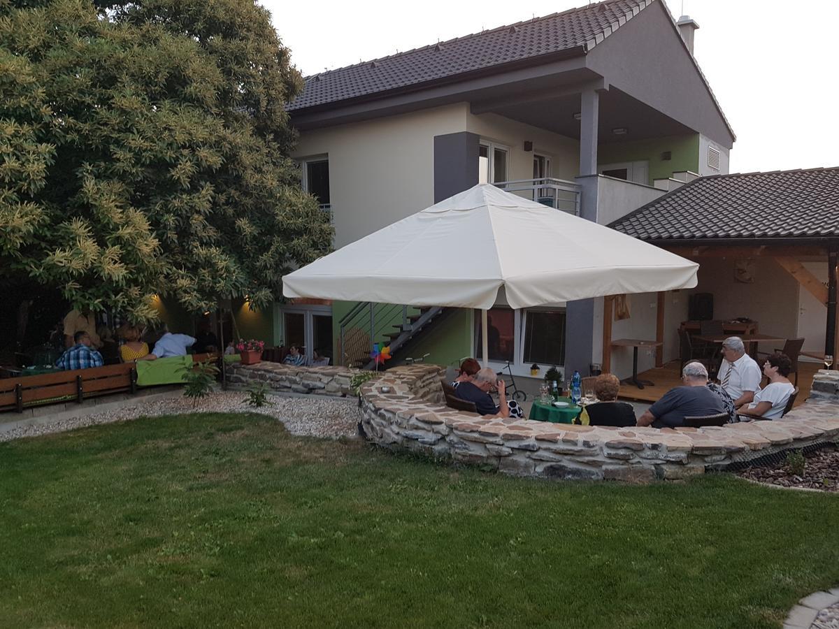 Agropenzion 7Divov Dolna Krupa 外观 照片